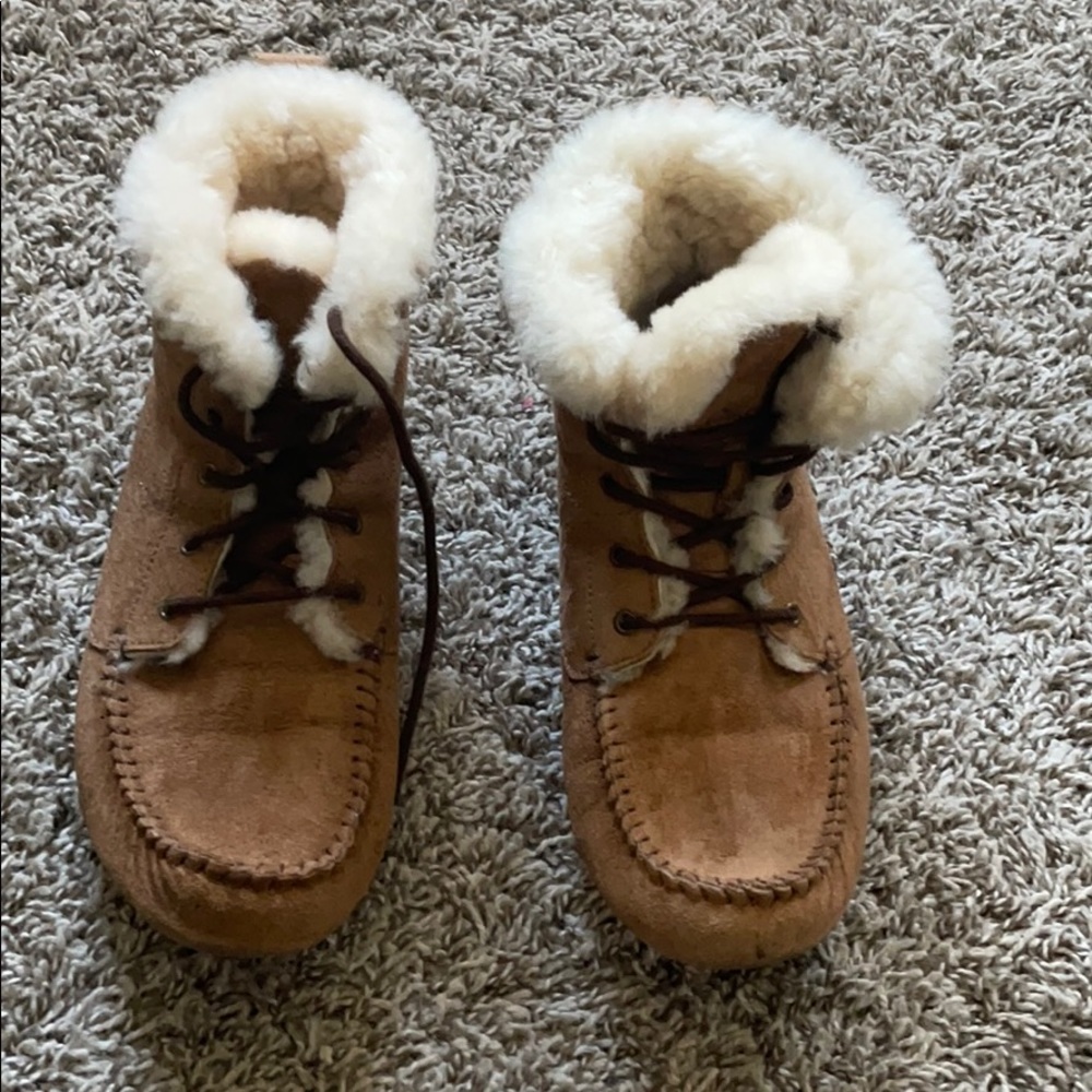 Ugg Chickaree Moccasin/Boot